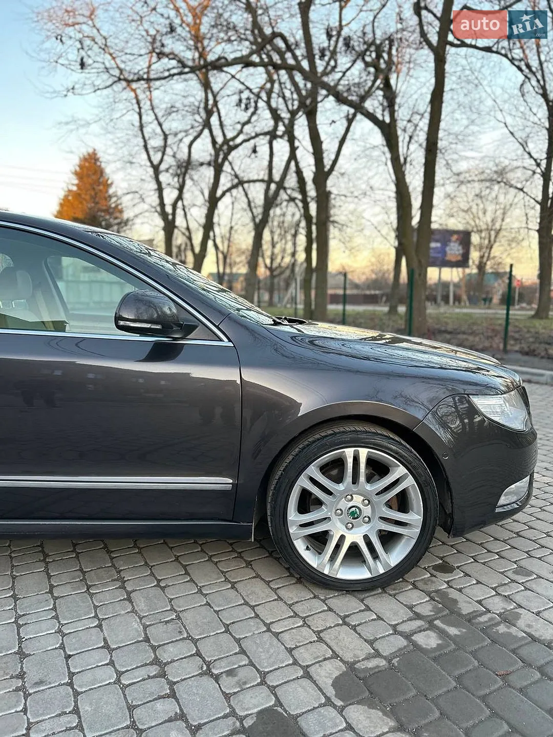 2011 Skoda Superb - мініатюра 2