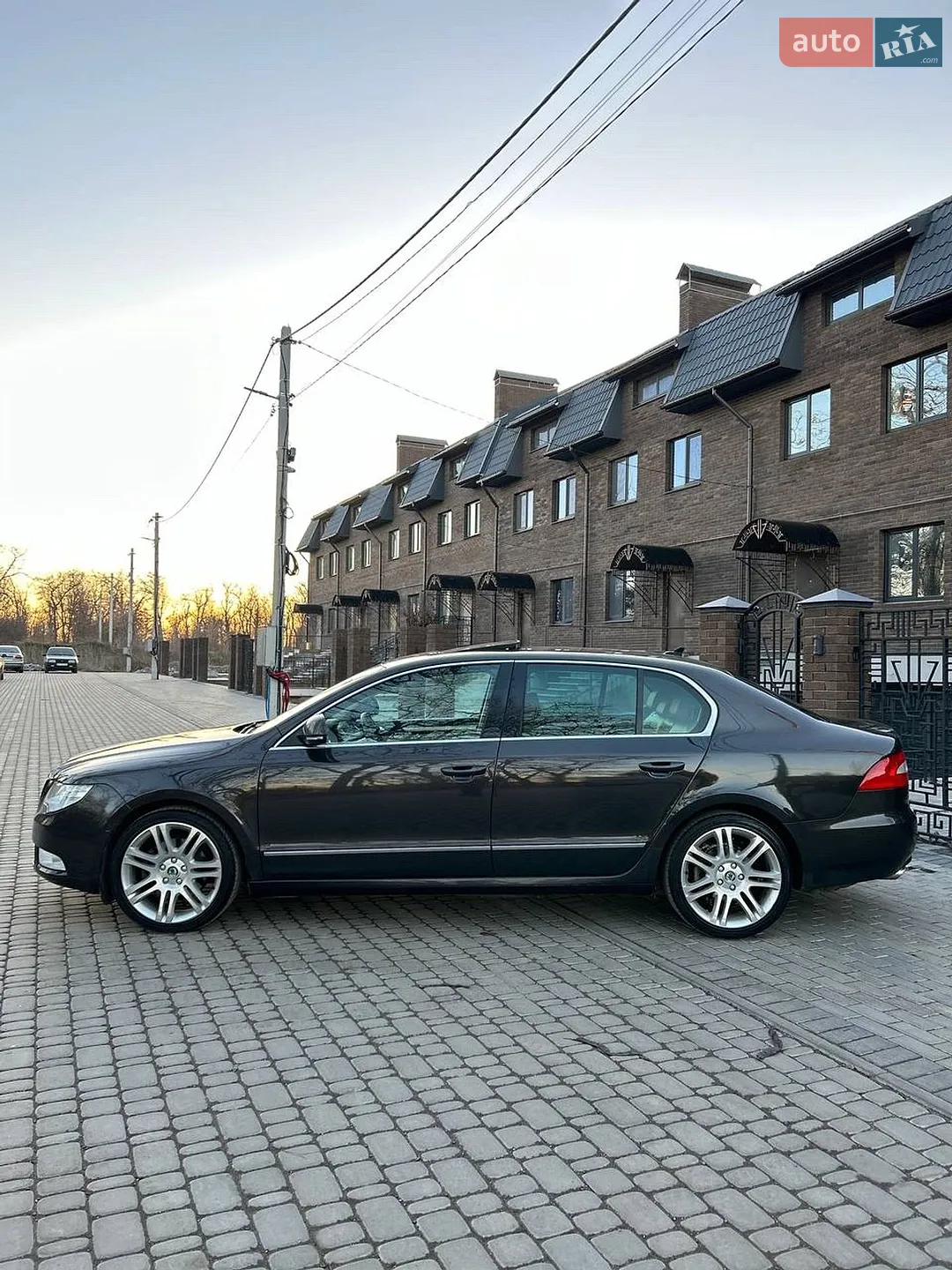2011 Skoda Superb - мініатюра 8