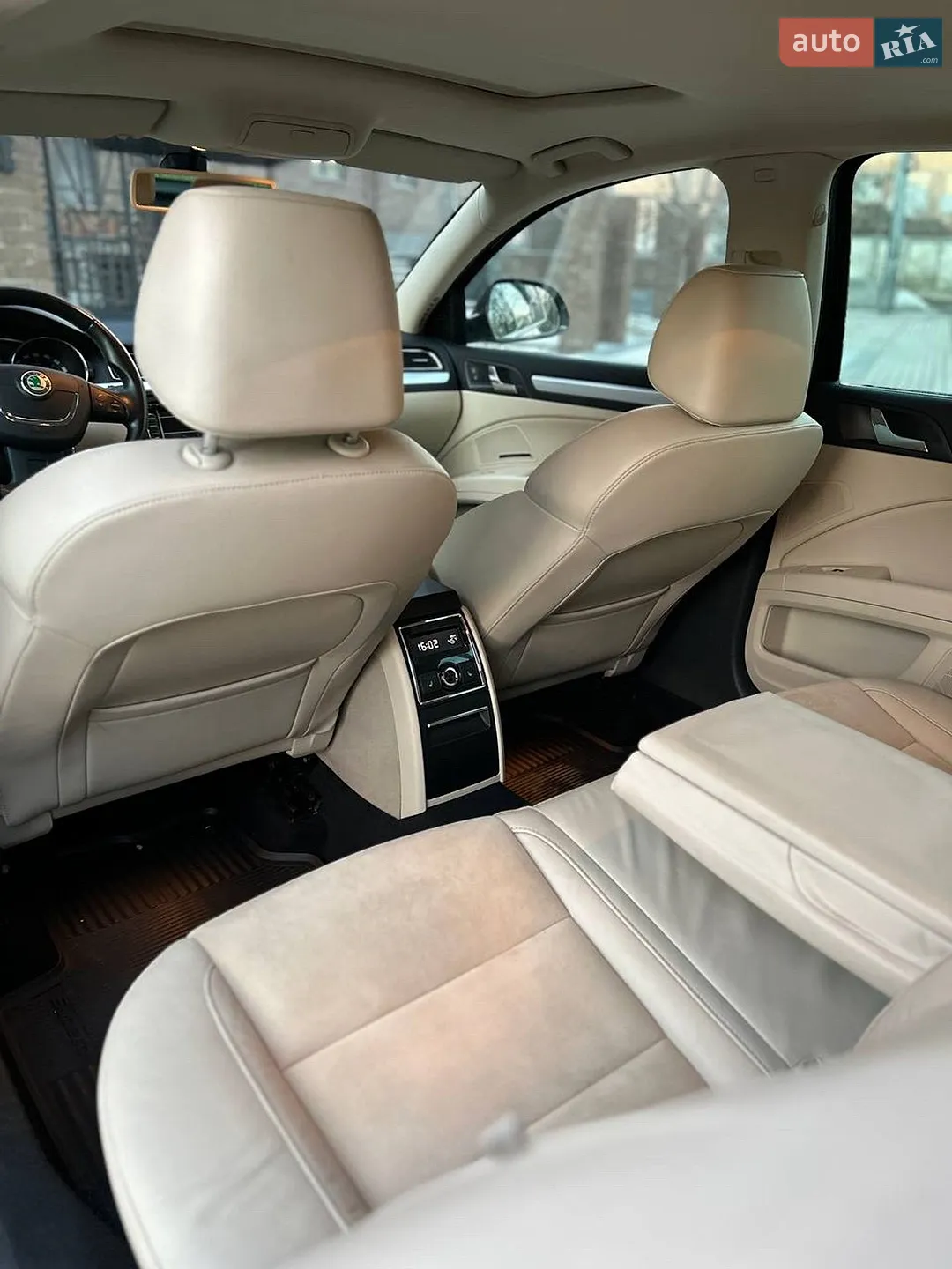 2011 Skoda Superb - мініатюра 15