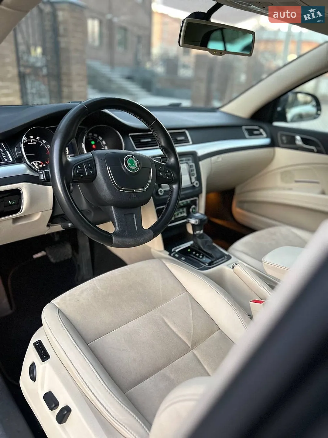 2011 Skoda Superb - мініатюра 21