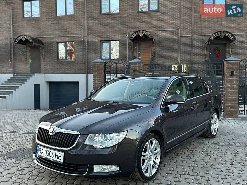 Skoda Superb 2011