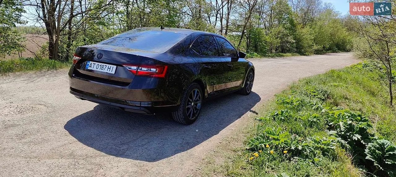 2017 Skoda Superb - мініатюра 27