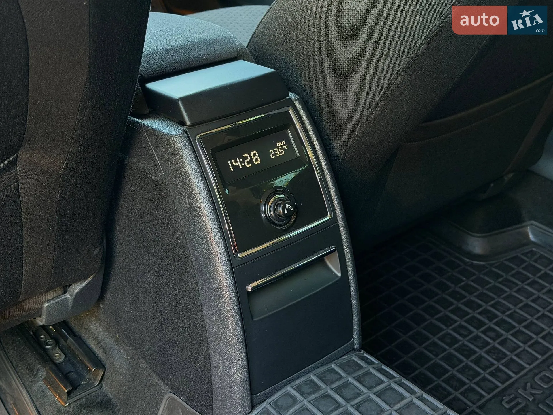 2012 Skoda Superb - мініатюра 21