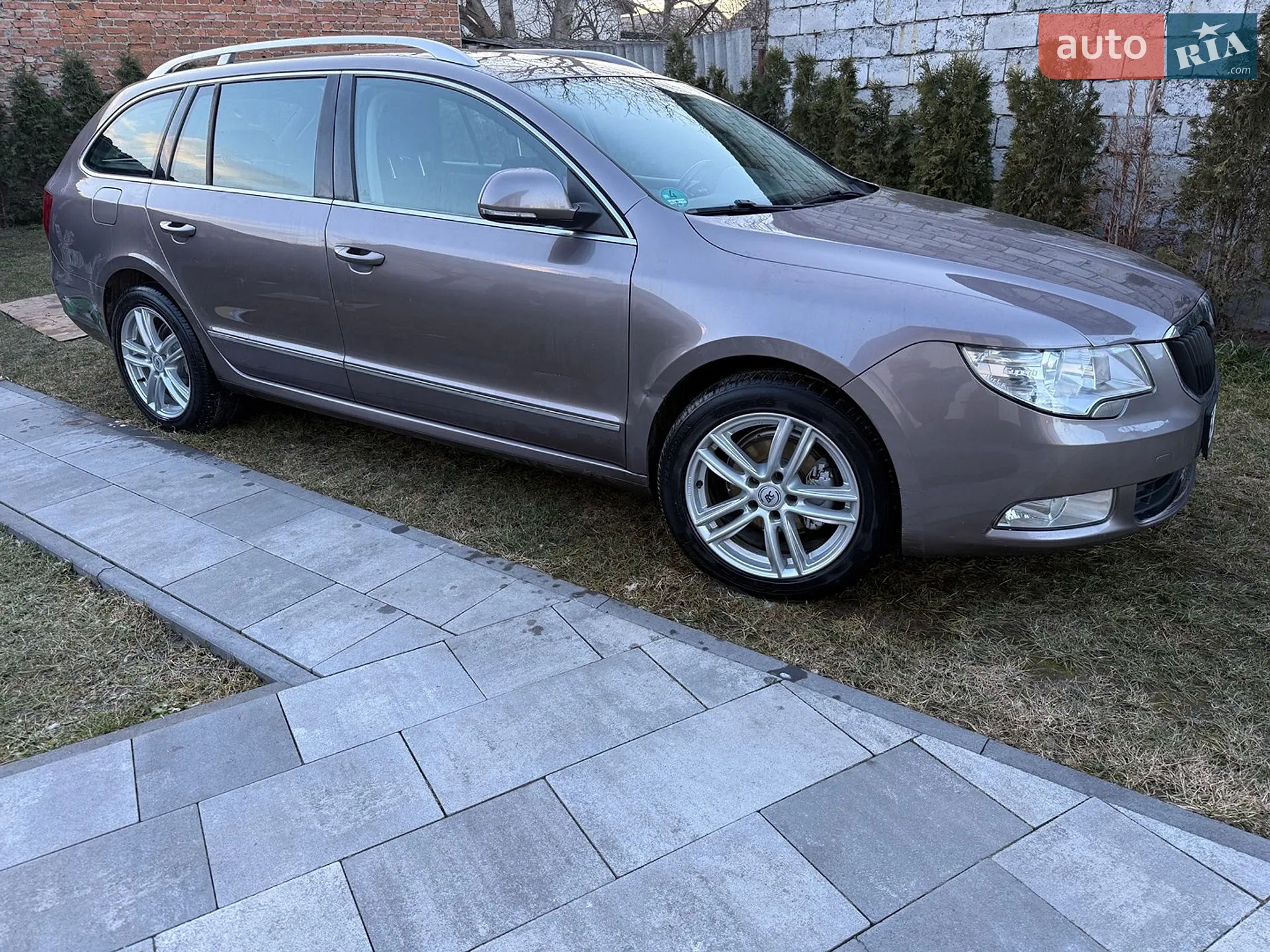 2010 Skoda Superb - мініатюра 24