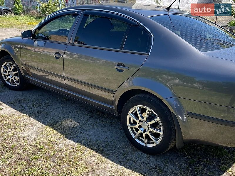 Ліфтбек Skoda Superb 2004 в Києві