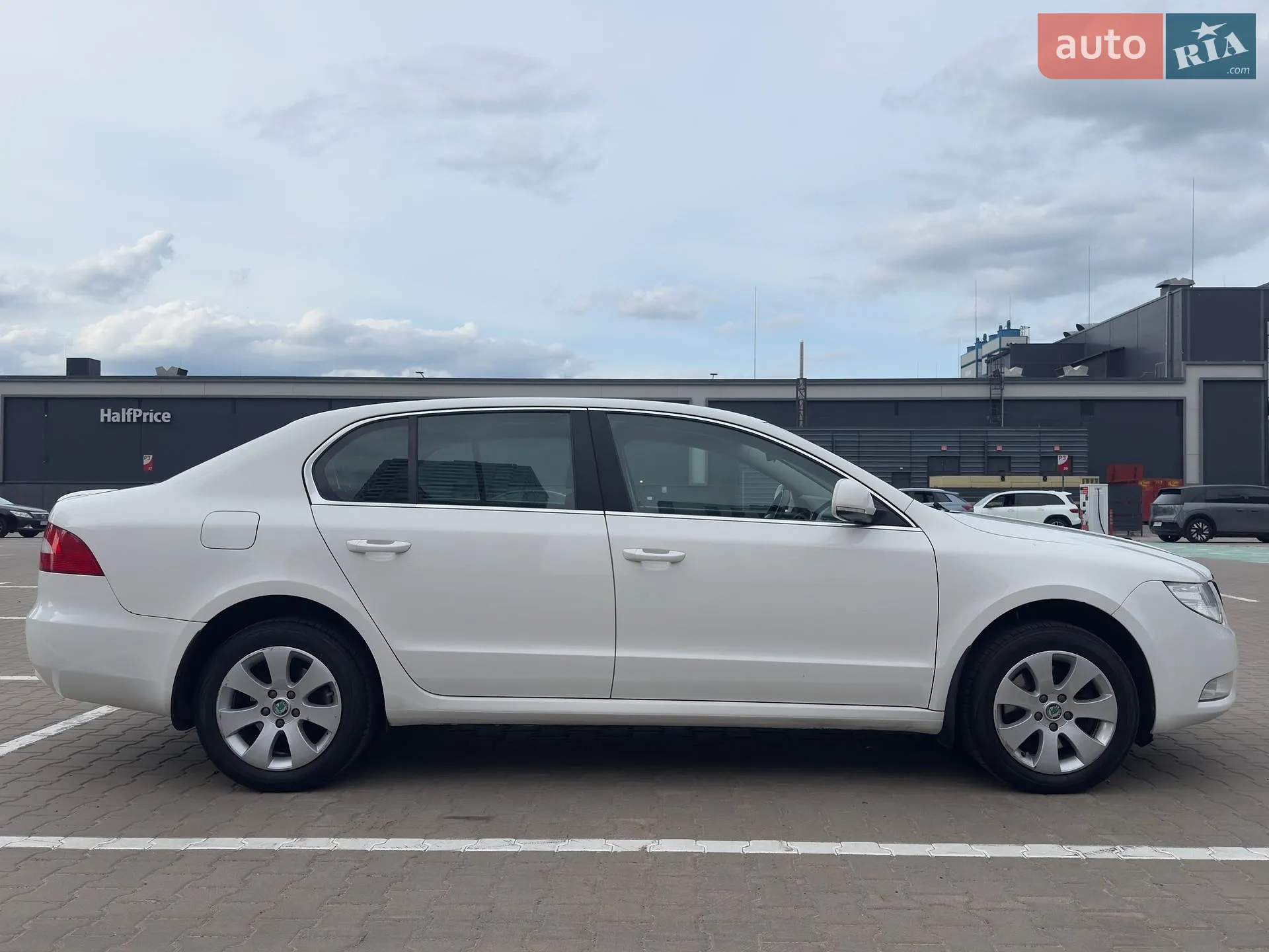 2012 Skoda Superb - мініатюра 3