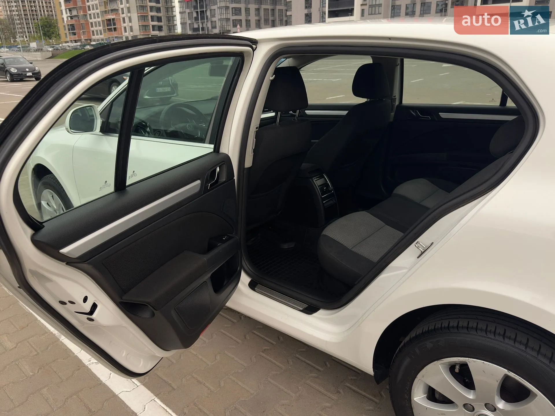 2012 Skoda Superb - мініатюра 11