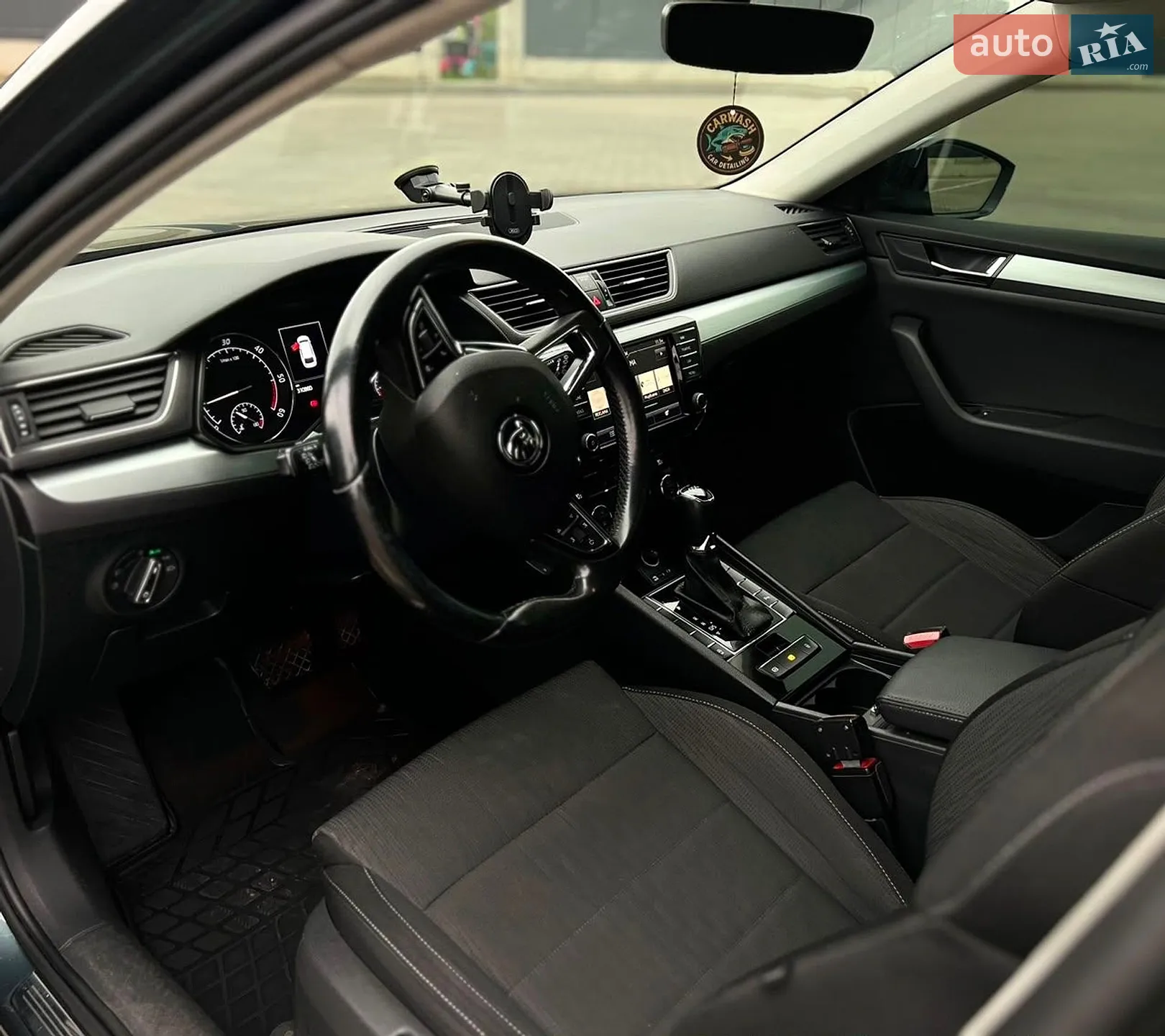 2017 Skoda Superb - мініатюра 10