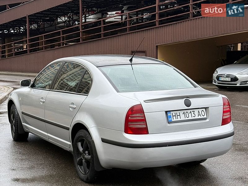 Лифтбек Skoda Superb 2004 в Одессе