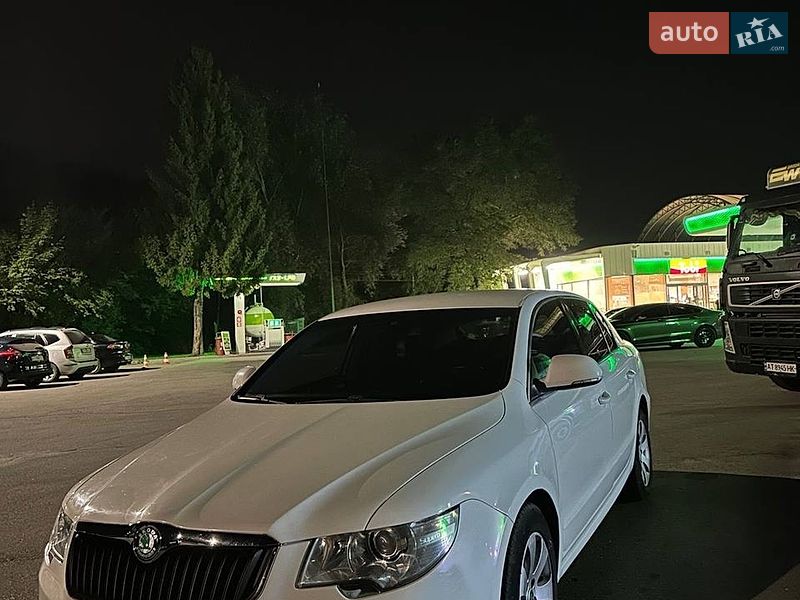 Skoda Superb 2012 Skoda Superb 2012