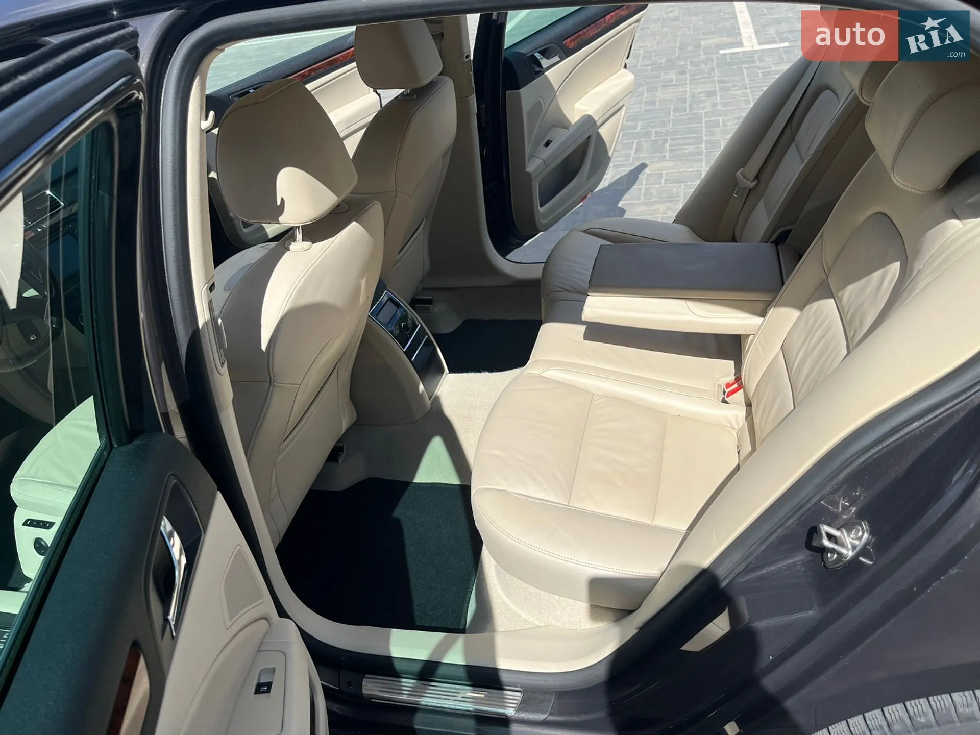 2010 Skoda Superb - мініатюра 24