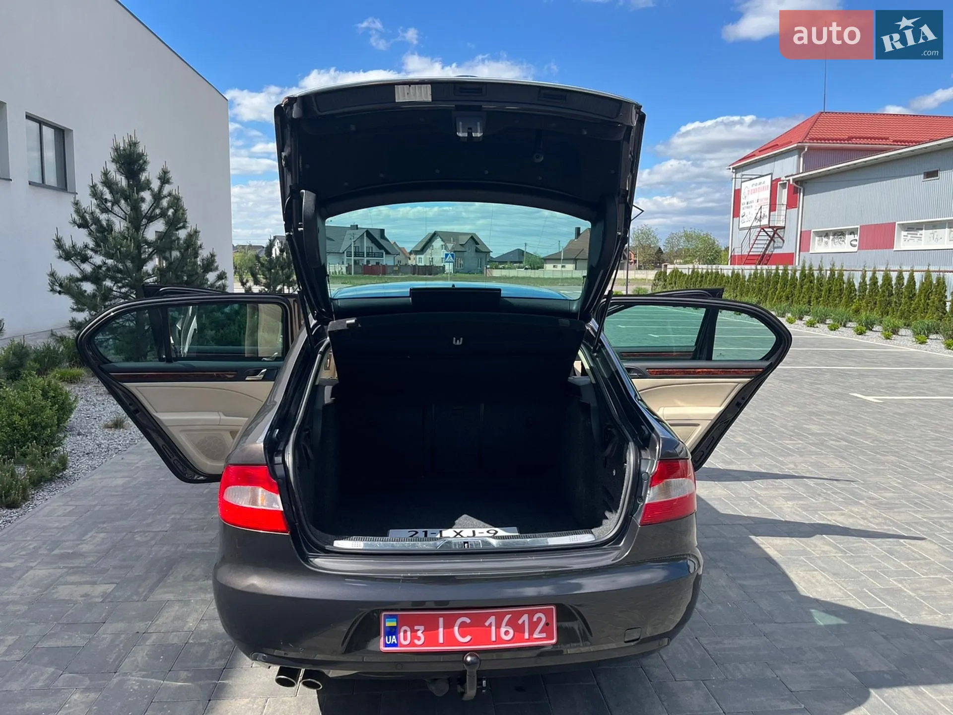 2010 Skoda Superb - мініатюра 36