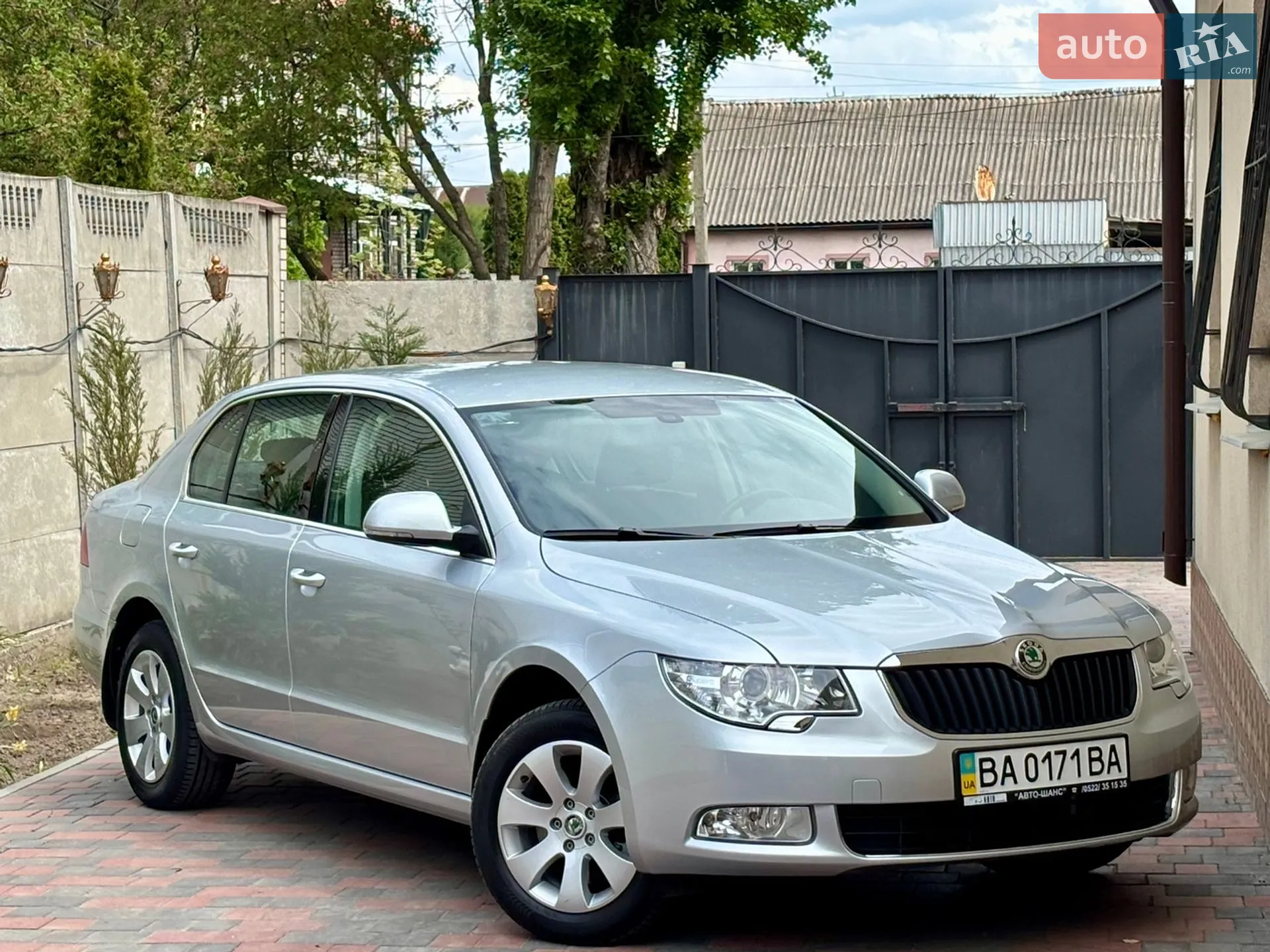 2012 Skoda Superb - мініатюра 2