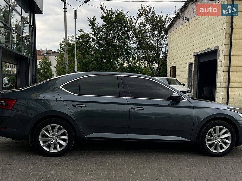 Лифтбек Skoda Superb 2021 в Ивано-Франковске
