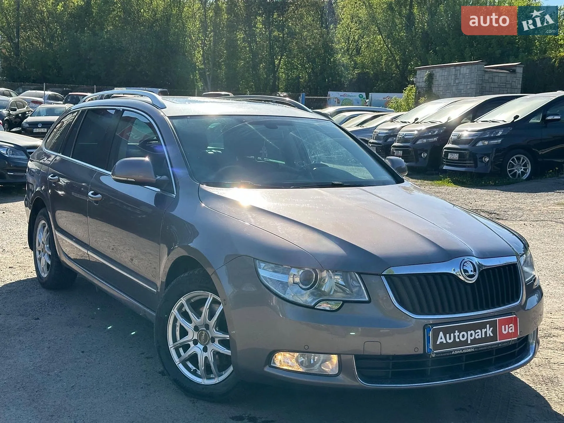 2010 Skoda Superb - мініатюра 5