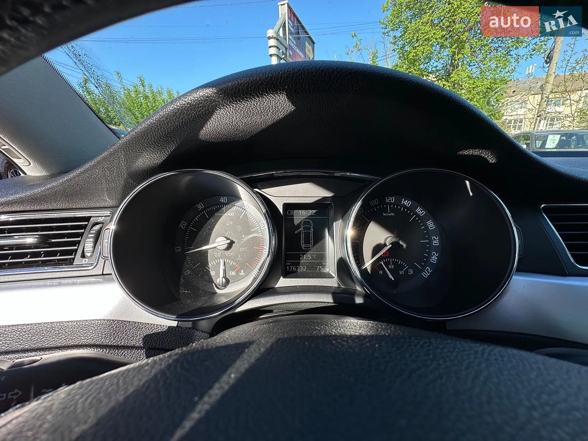 2010 Skoda Superb - мініатюра 26