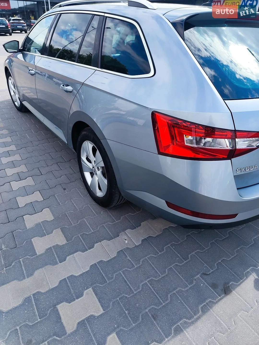 2016 Skoda Superb - мініатюра 5