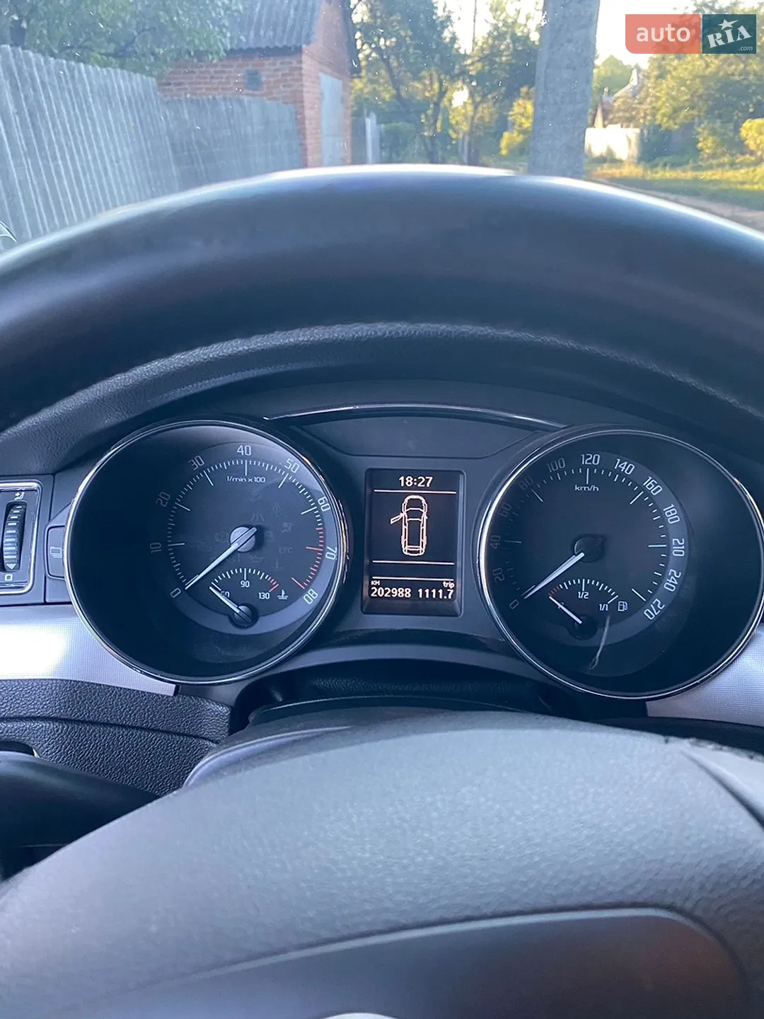 2011 Skoda Superb - мініатюра 10