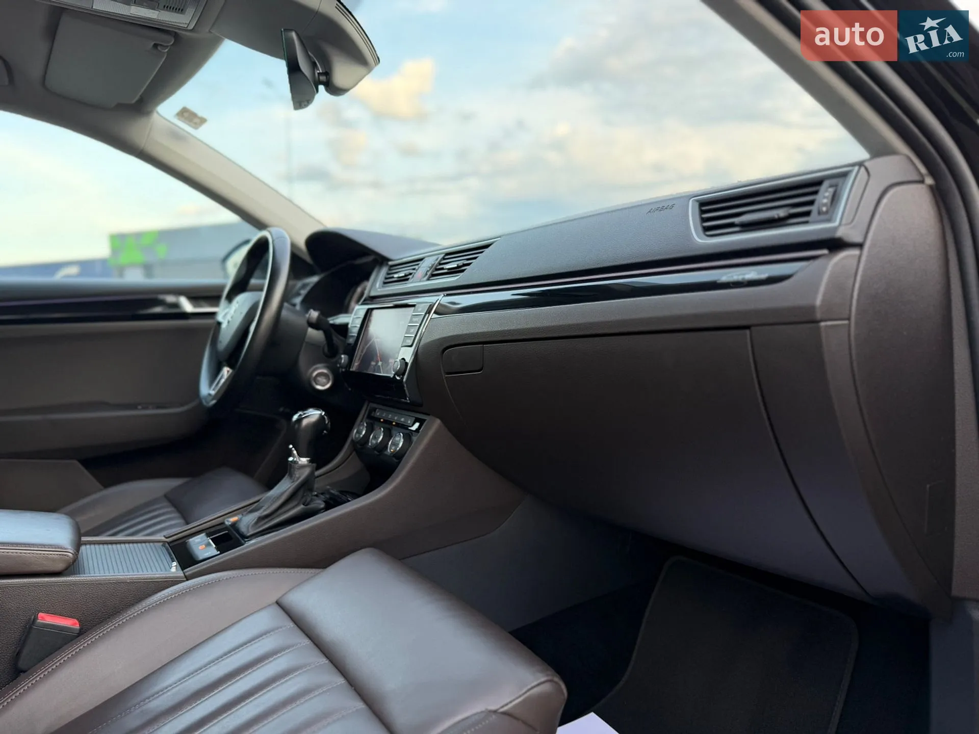 2017 Skoda Superb - мініатюра 121