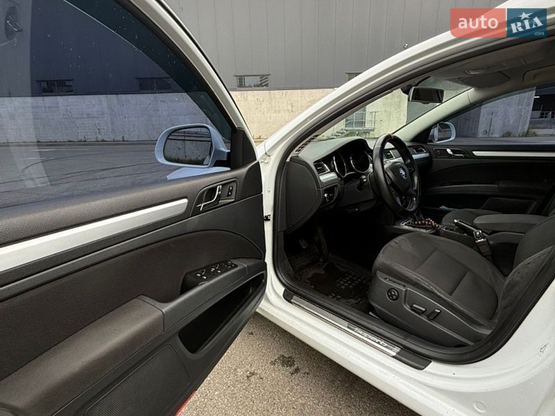 Універсал Skoda Superb 2014 в Києві