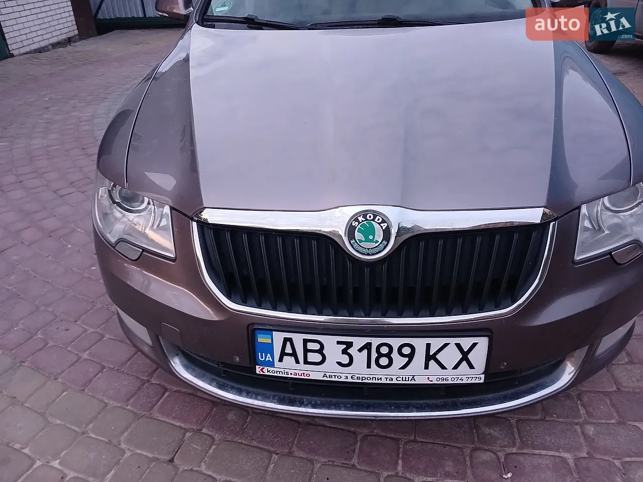 2011 Skoda Superb - мініатюра 12