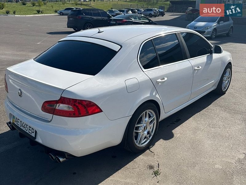 Лифтбек Skoda Superb 2011 в Кривом Роге