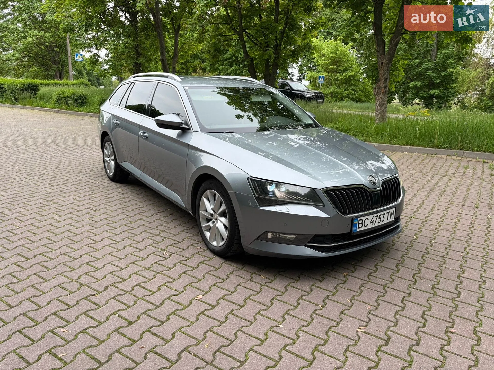 2019 Skoda Superb - фото 1