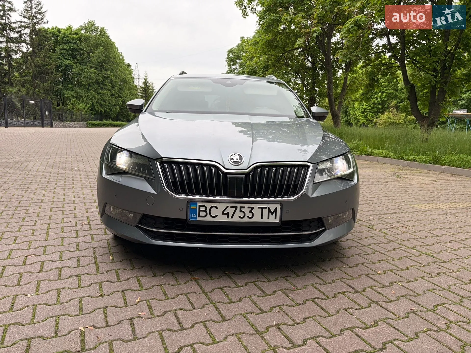 2019 Skoda Superb - мініатюра 2