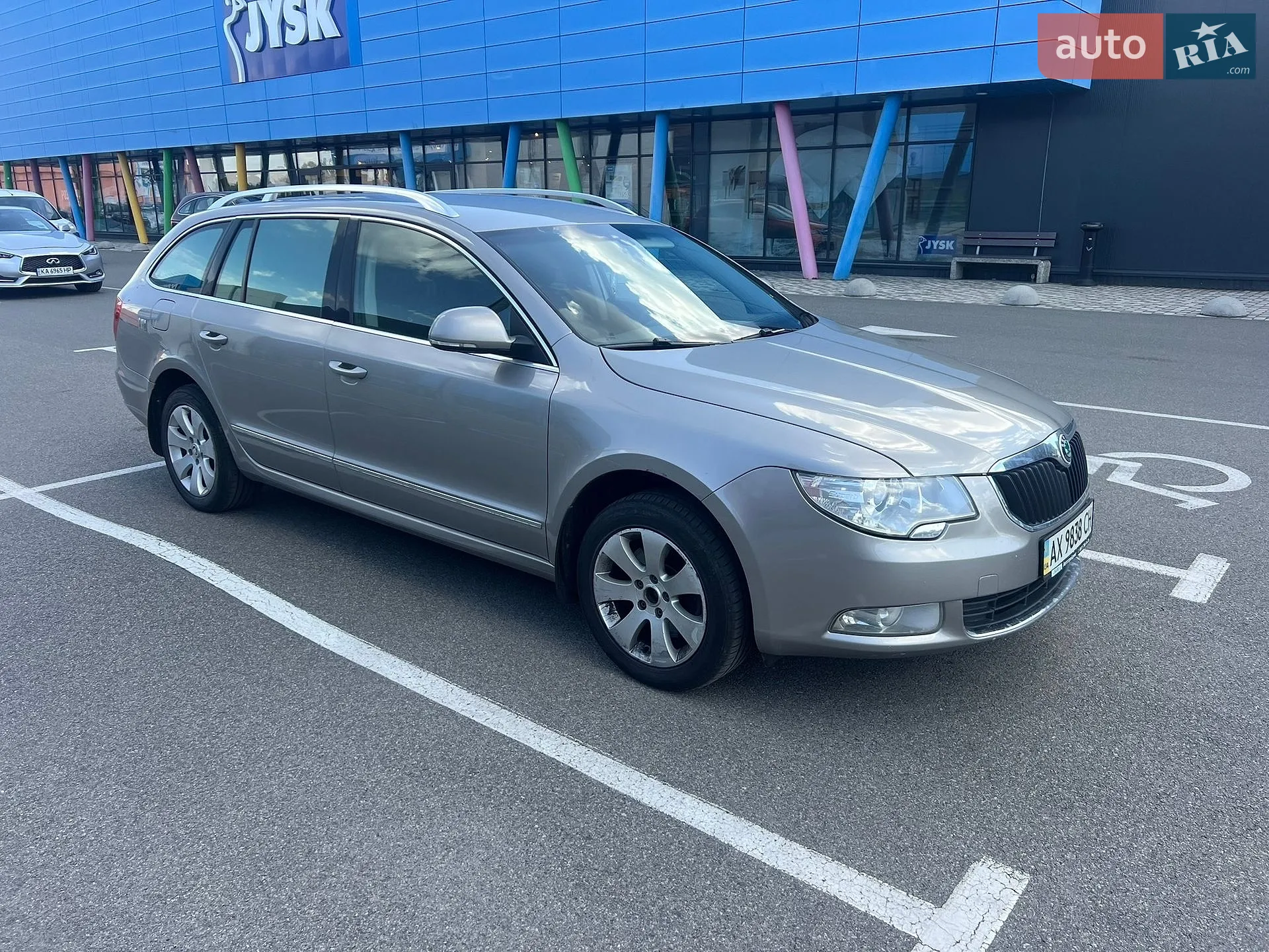 2010 Skoda Superb - мініатюра 3