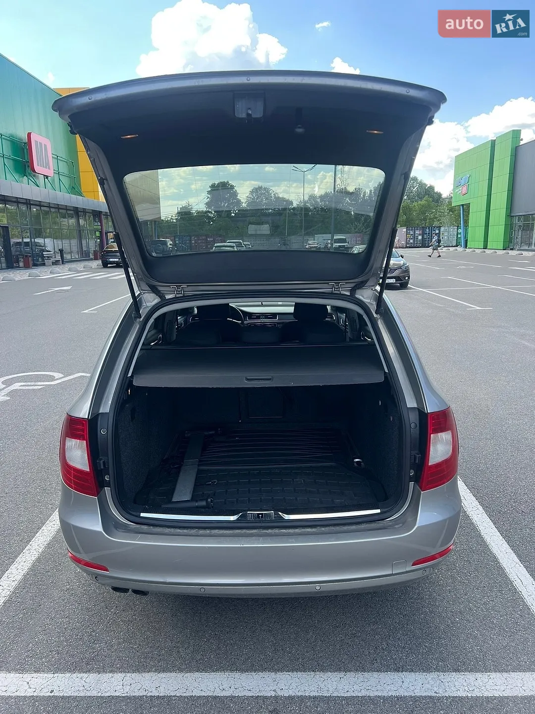 2010 Skoda Superb - мініатюра 7
