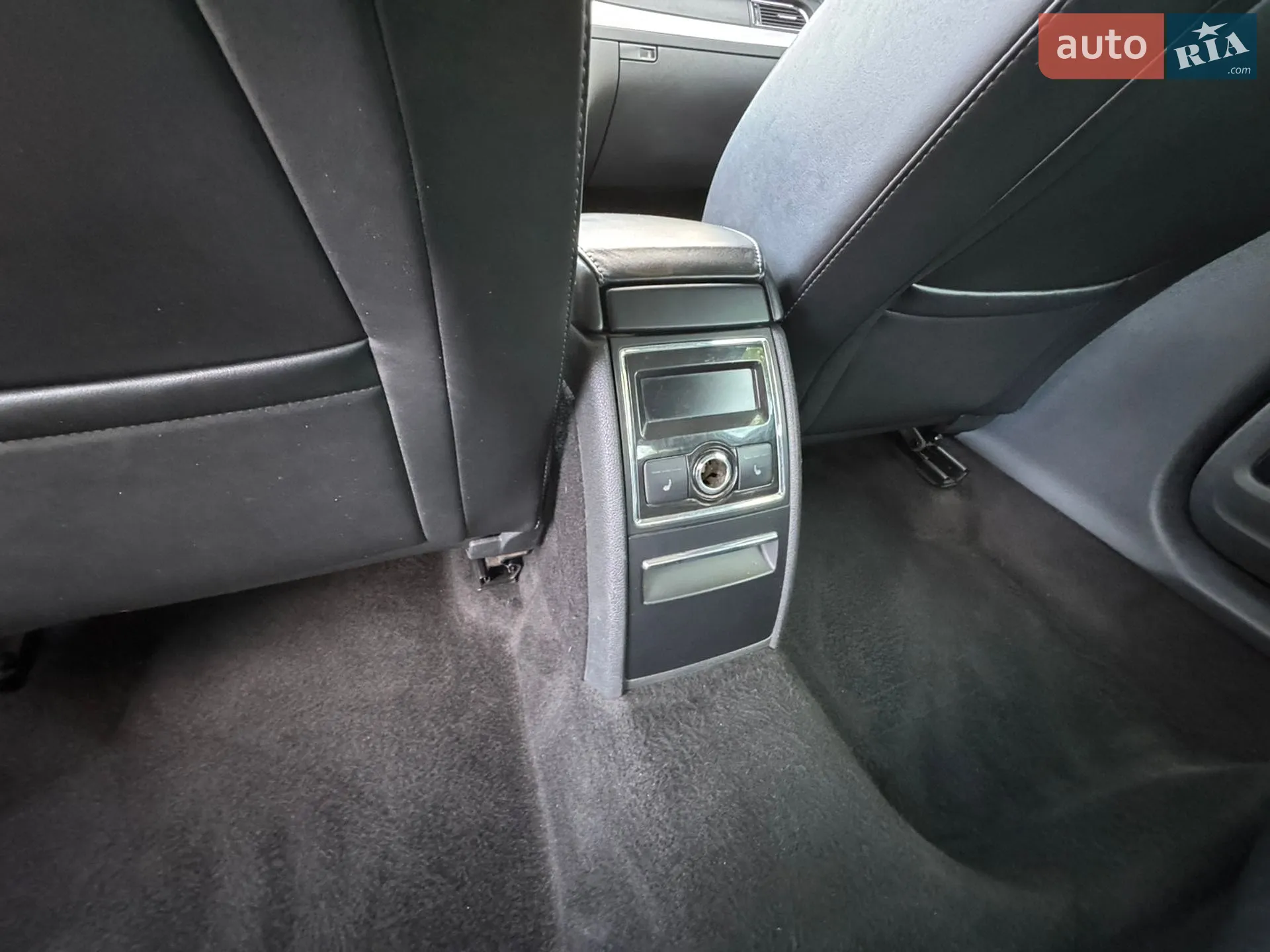 2011 Skoda Superb - мініатюра 10