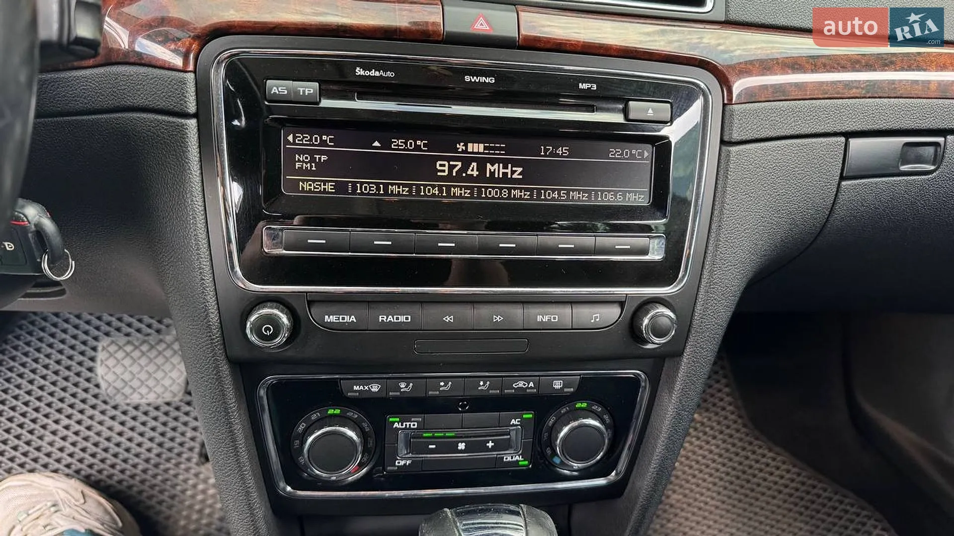 2010 Skoda Superb - мініатюра 17