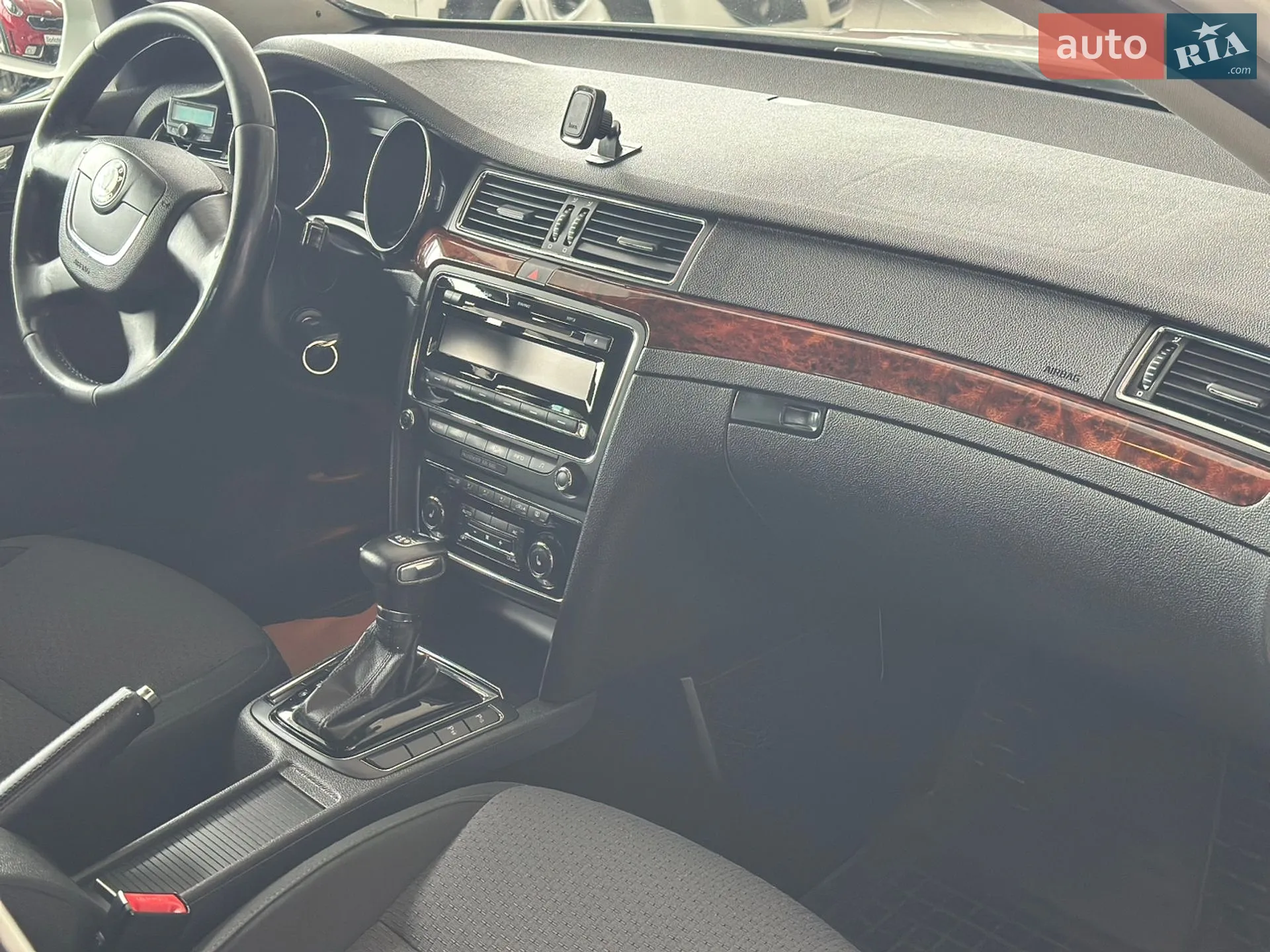 2010 Skoda Superb - мініатюра 15