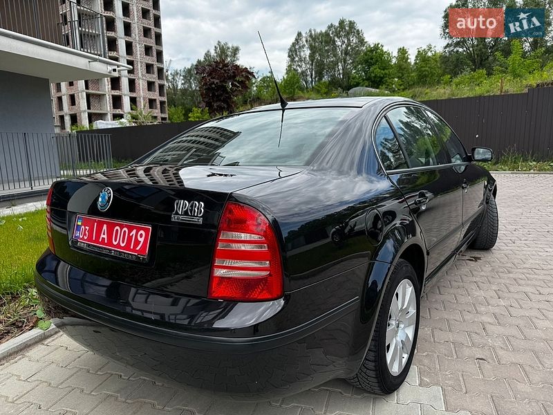 Лифтбек Skoda Superb 2004 в Тернополе