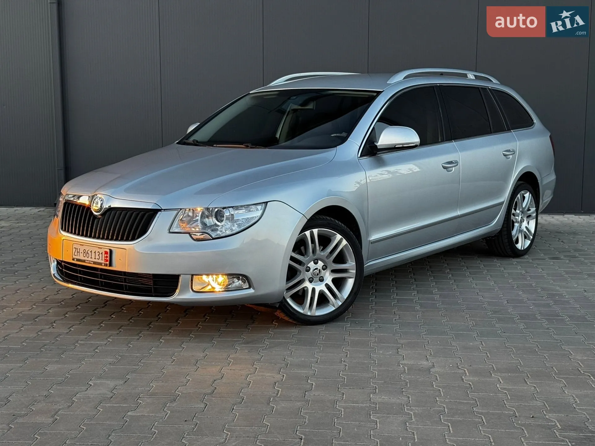2011 Skoda Superb - мініатюра 2