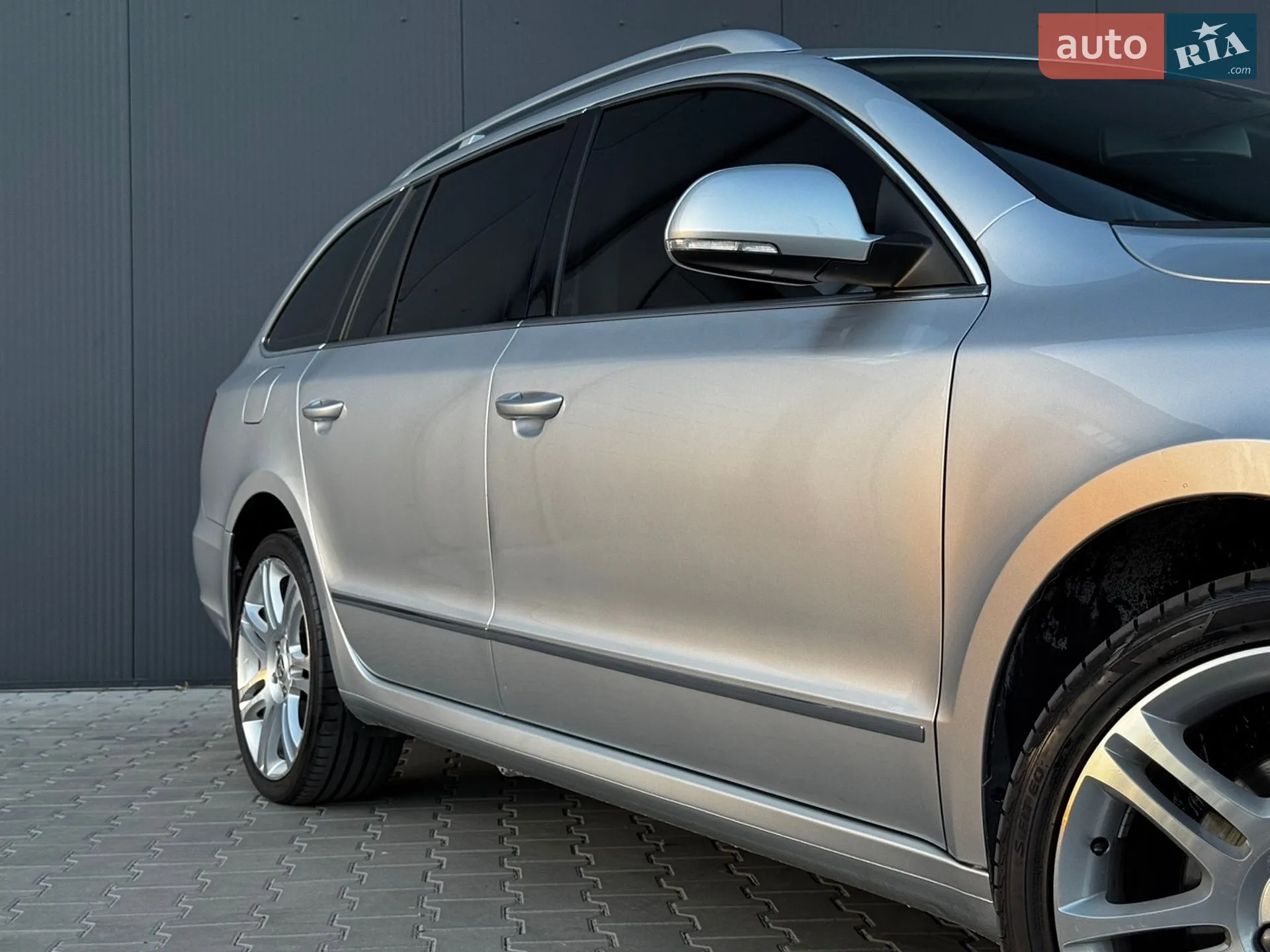 2011 Skoda Superb - мініатюра 13