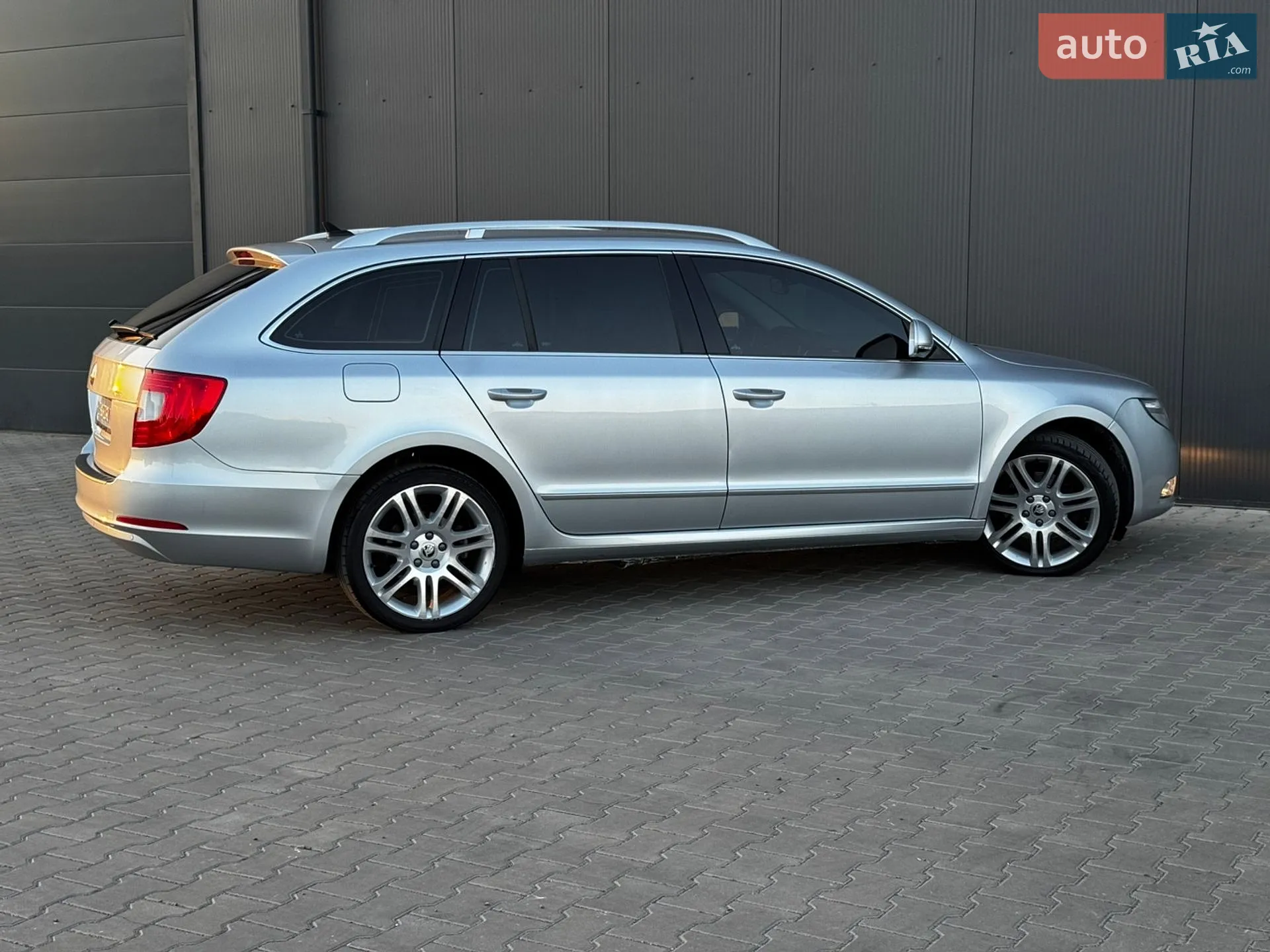 2011 Skoda Superb - мініатюра 21