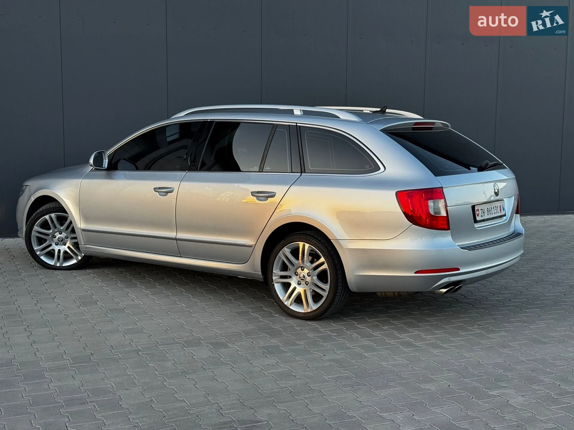 2011 Skoda Superb - мініатюра 31