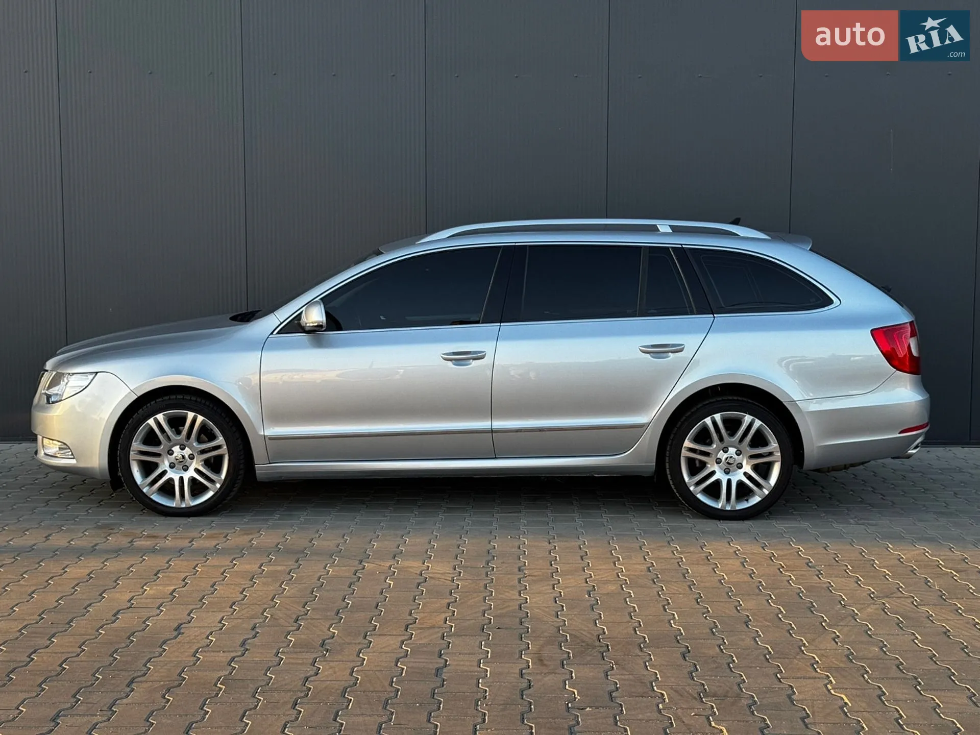 2011 Skoda Superb - мініатюра 35