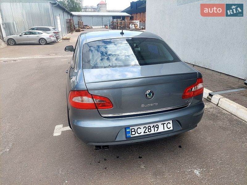 Лифтбек Skoda Superb 2009 в Львове