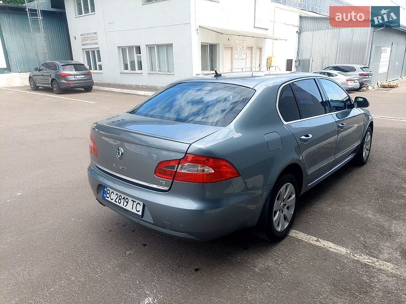 Лифтбек Skoda Superb 2009 в Львове