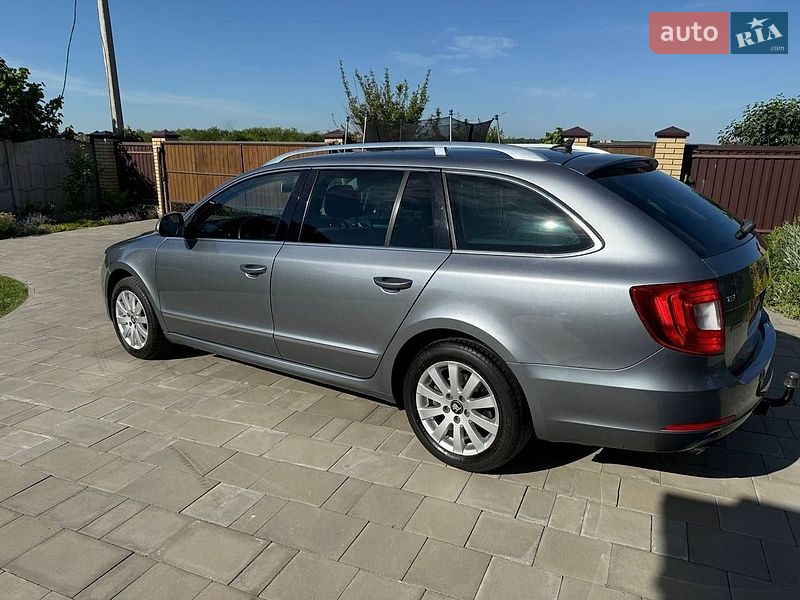 Універсал Skoda Superb 2010 в Луцьку
