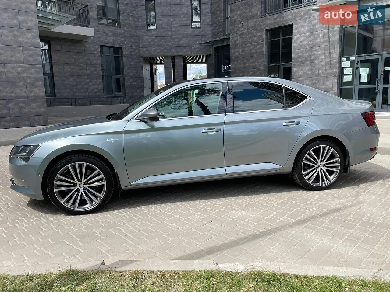 2017 Skoda Superb - мініатюра 38
