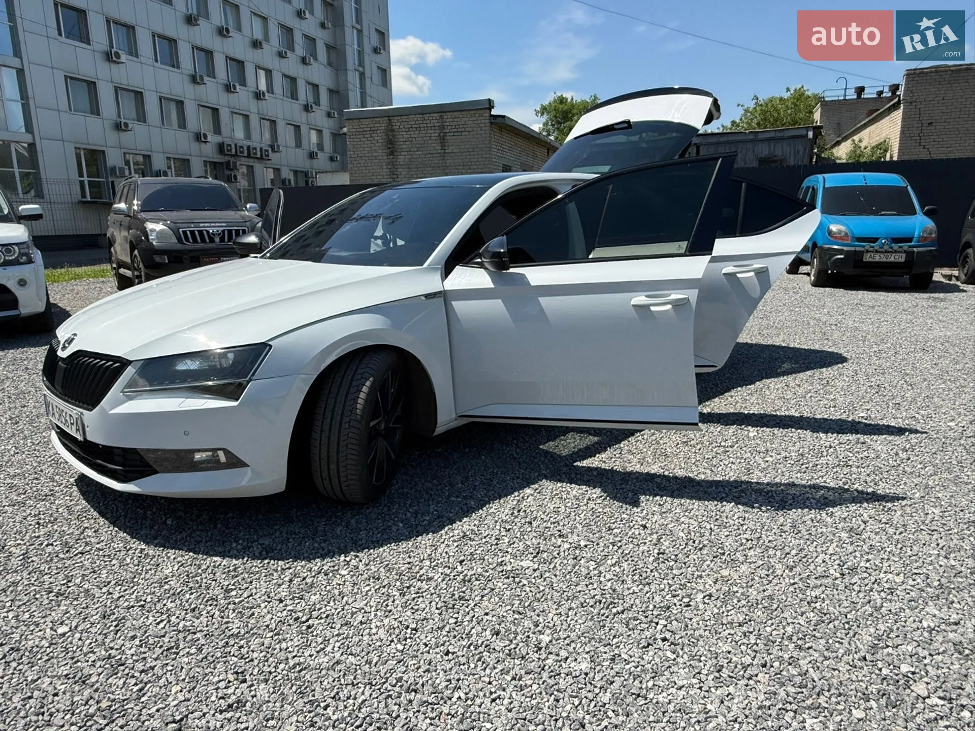 2016 Skoda Superb - мініатюра 11