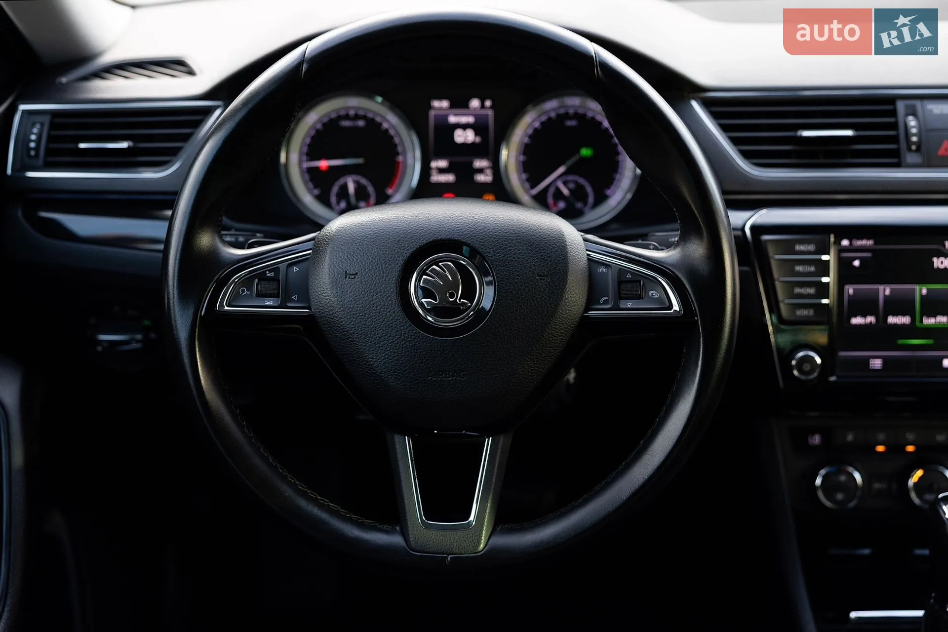 2017 Skoda Superb - мініатюра 27