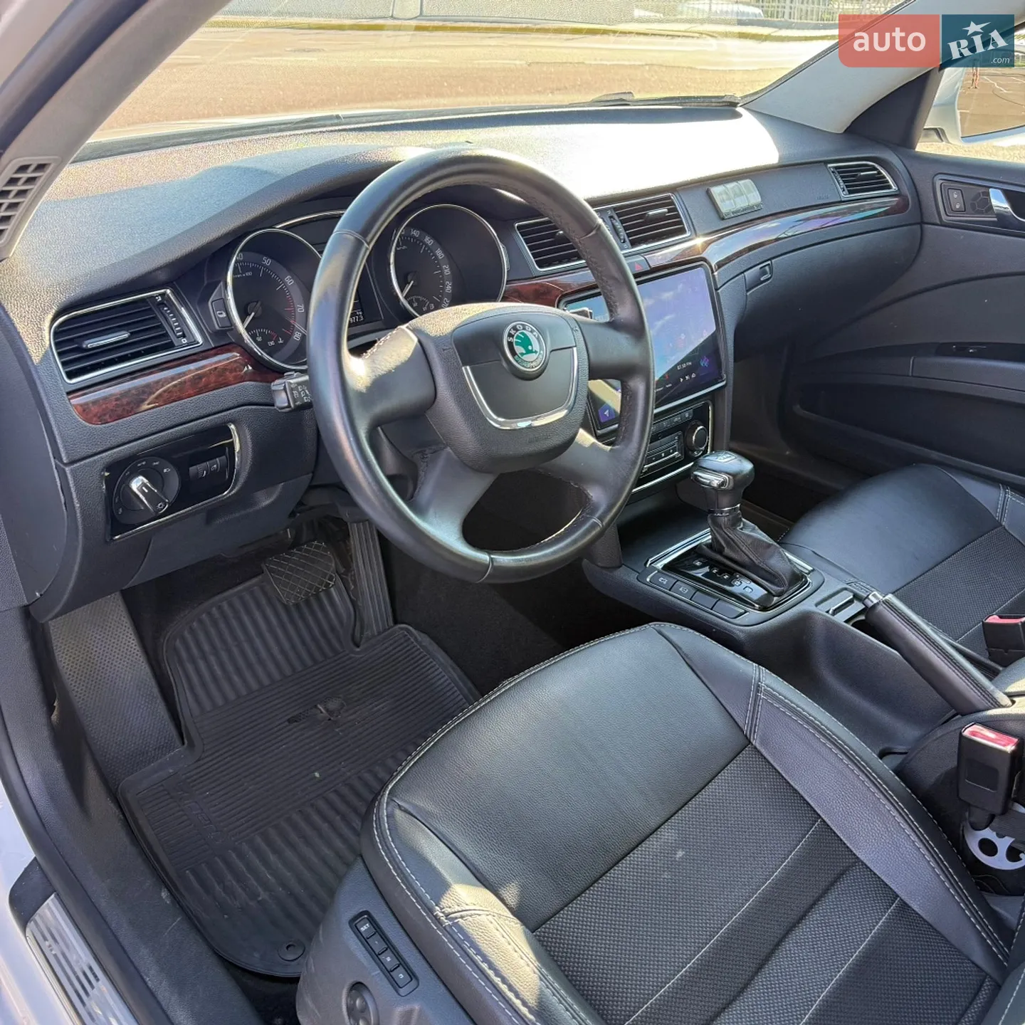 2010 Skoda Superb - мініатюра 23