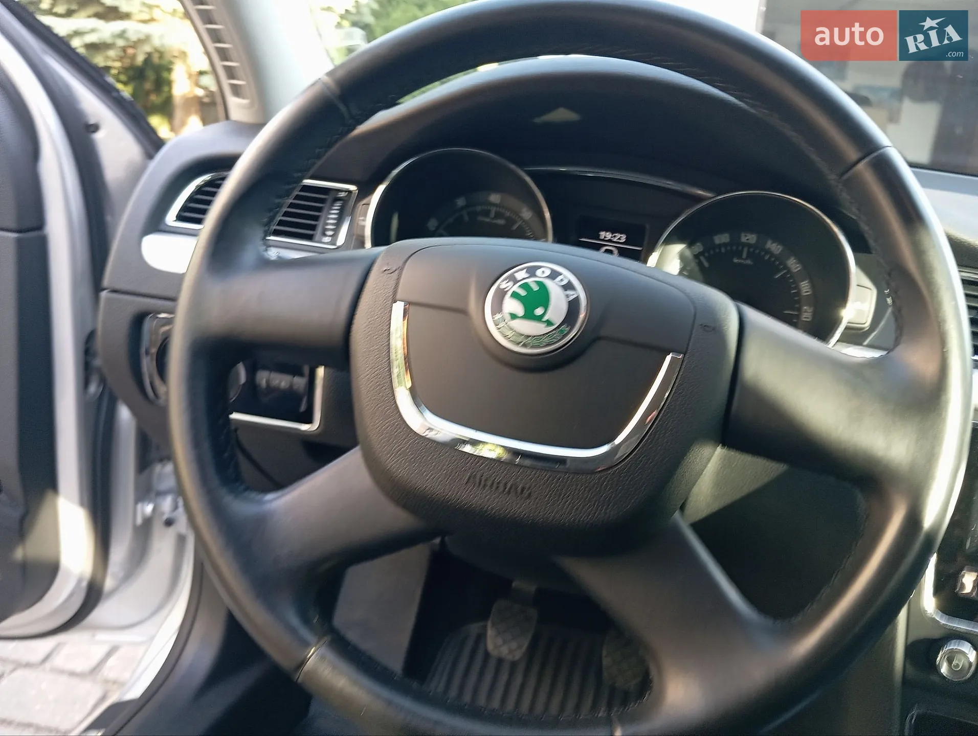 2011 Skoda Superb - мініатюра 85