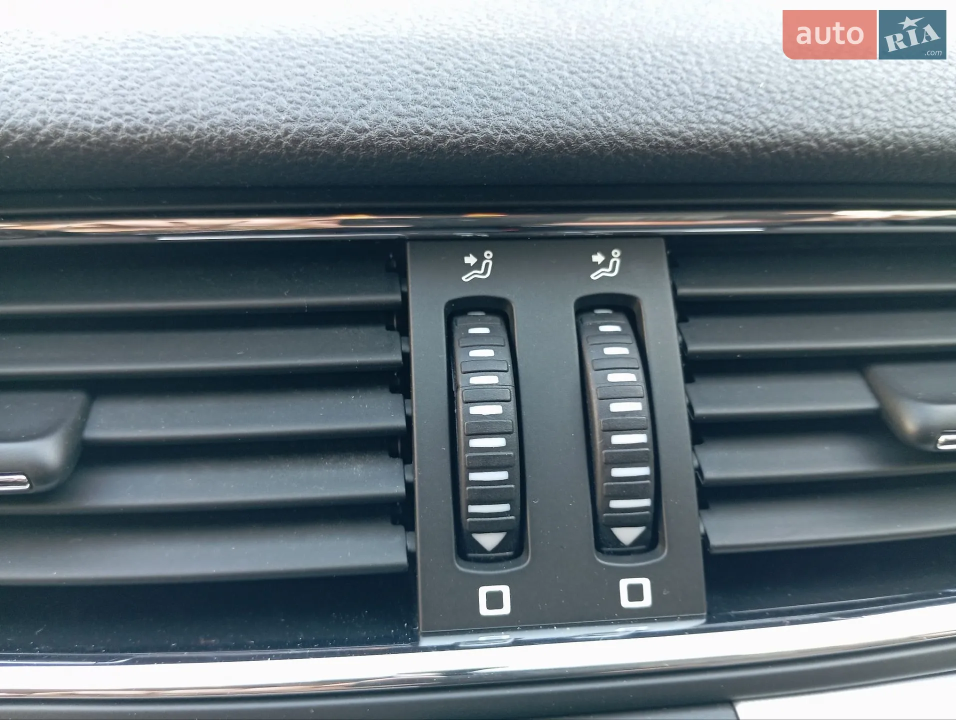 2011 Skoda Superb - мініатюра 128