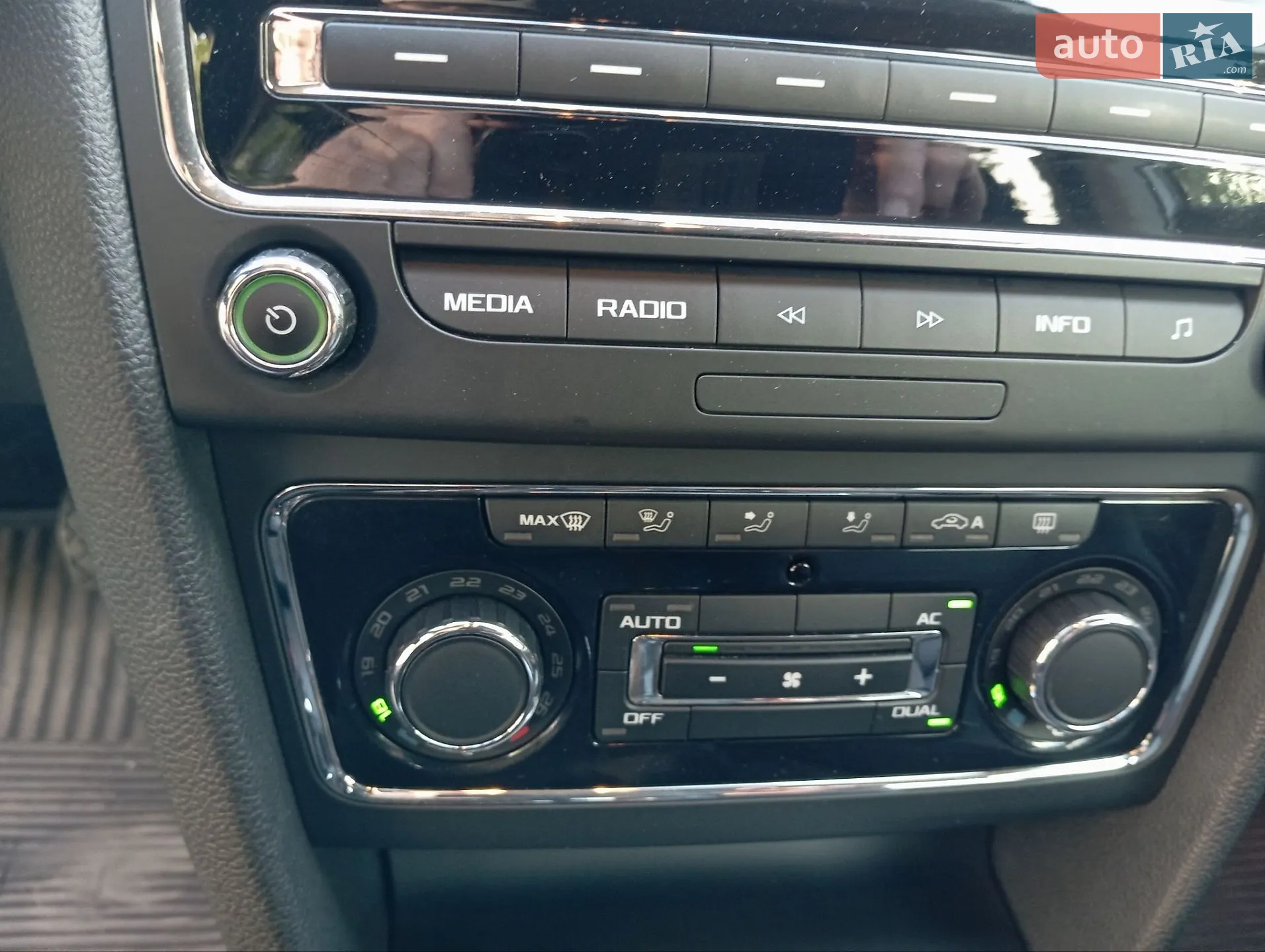 2011 Skoda Superb - мініатюра 126