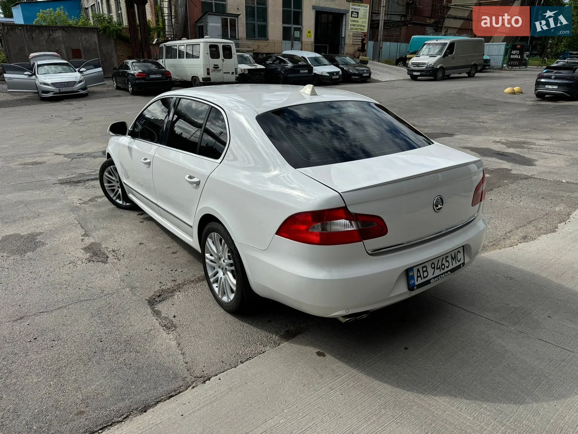 2011 Skoda Superb - мініатюра 16